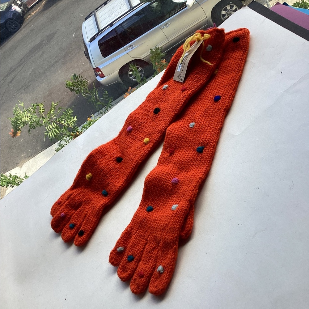 NWT Cupcakes & Cartwheel gloves